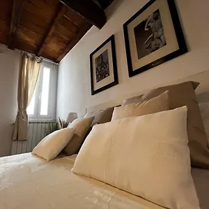  Affittacamere A Casa Di Anna Italia